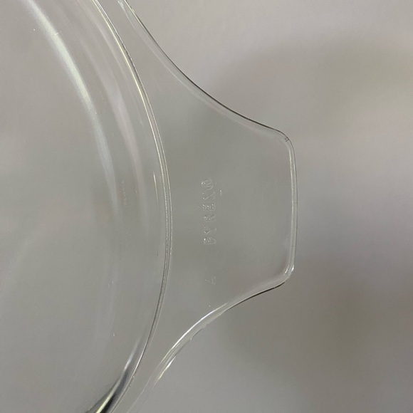 Pyrex Clear Lid - Picture 2 of 4